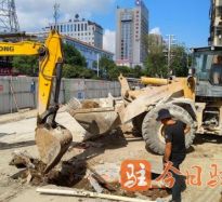 爆操老比高温下的坚守｜道路建设者用汗水铺就畅通路